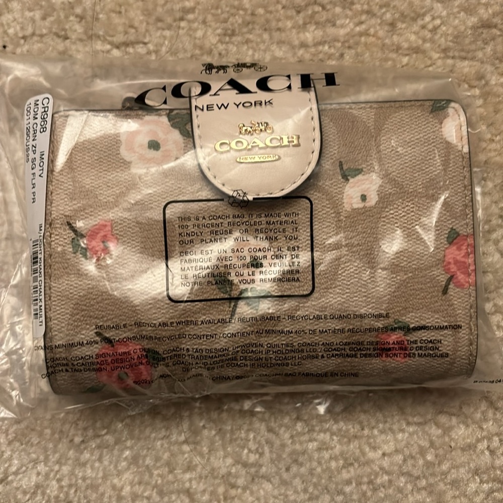 Coach light khaki floral multi wallet nwt - Picture 10 of 10
